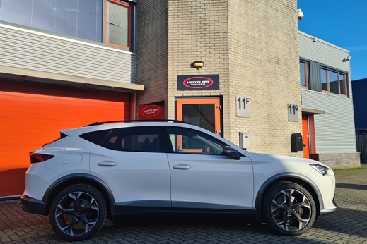 Rijervaring Chiptuning Cupra Formentor 1.4 e-Hybrid 245 PK Zijkant