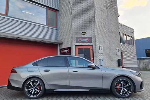 Rijervaring Chiptuning BMW 520i G60 G61 208 PK Zijkant