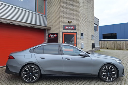 Rijervaring Chiptuning BMW 520i G60 G61 208 PK Zijkant