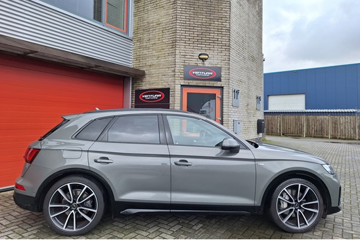 Rijervaring Chiptuning Audi Q5 50 TFSi e 299 PK Zijkant
