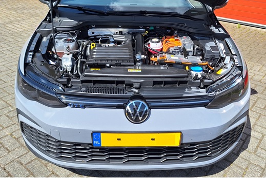 Rijervaring Chiptuning Volkswagen Golf 8 GTE 245 PK Voorkant