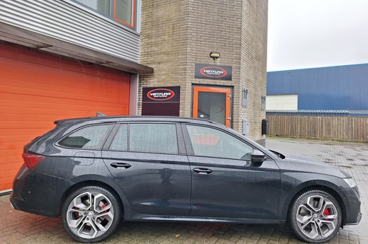 Rijervaring Chiptuning Skoda Octavia RS 245 PK Zijkant