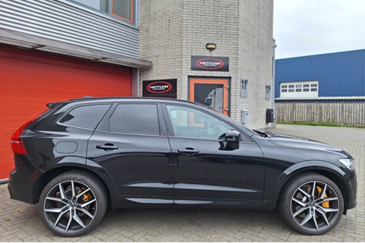 Rijervaring Chiptuning Volvo XC60 T8 455 PK Zijkant
