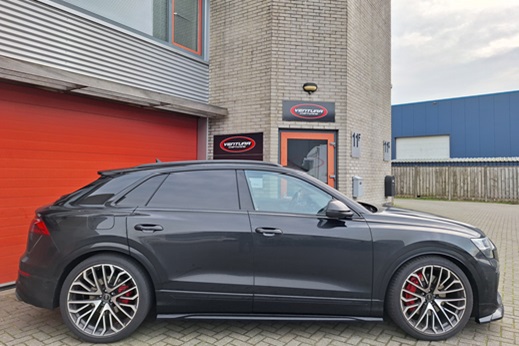Rijervaring Chiptuning Audi Q8 60 TFSi e 490 PK Zijkant