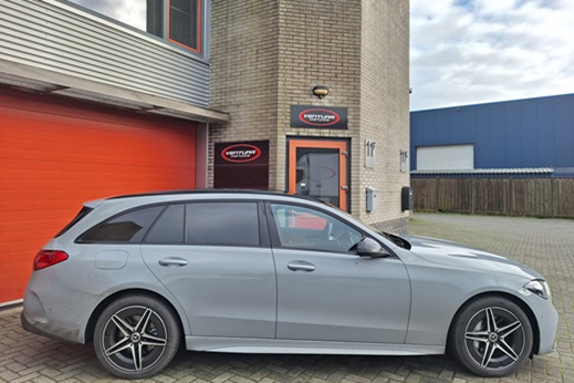 Rijervaring Chiptuning Mercedes W206 C300E 313 PK Zijkant