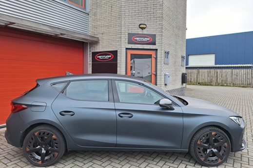 Rijervaring Chiptuning Cupra Leon 1.4 e-Hybrid 245 PK Zijkant