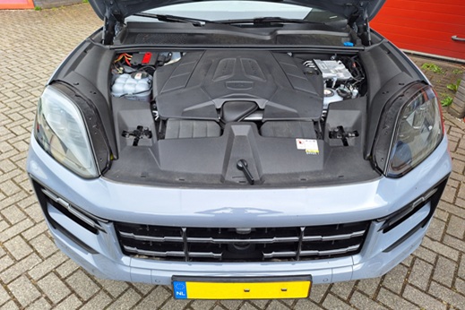 Rijervaring Chiptuning Porsche Cayenne E-Hybrid 470 PK Voorkant