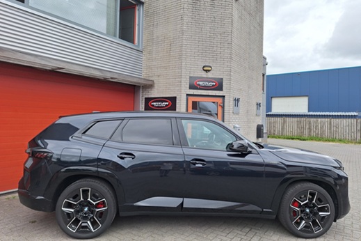 Rijervaring Chiptuning BMW XM XM 50e plug-in Hybride 476 PK Zijkant