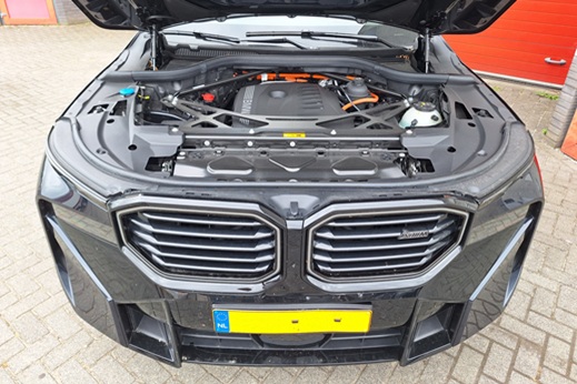 Rijervaring Chiptuning BMW XM XM 50e plug-in Hybride 476 PK Voorkant