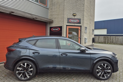 Rijervaring Chiptuning Cupra Formentor 1.5 TSi eHybrid 204 PK Zijkant