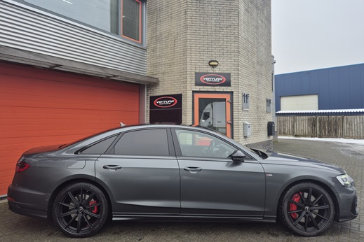 Rijervaring Chiptuning Audi A8 60 TFSi e 449 PK Quattro Hybrid Zijkant