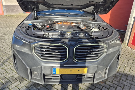 Rijervaring Chiptuning BMW XM 50e G09 plug-in Hybride 476 PK Voorkant
