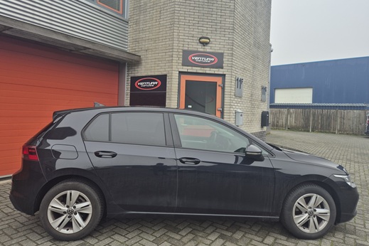 Rijervaring Chiptuning Volkswagen Golf 8 1.0 eTSi 110 PK Zijkant