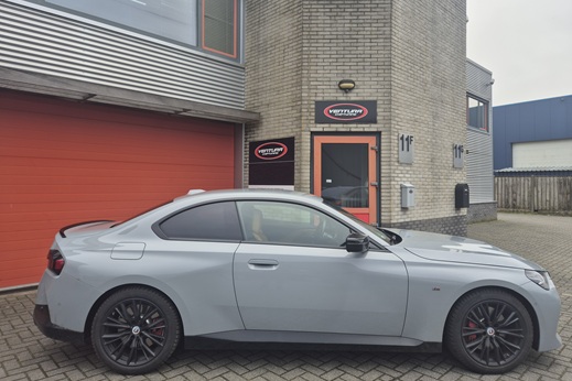 Rijervaring Chiptuning BMW M240i G42 374 PK Zijkant