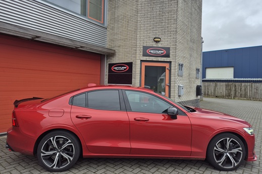 Rijervaring Chiptuning Volvo S60 T8 455 PK Zijkant