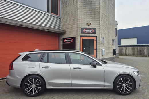 Rijervaring Chiptuning Volvo V60 T6 plug-in-hybrid 350 PK Zijkant