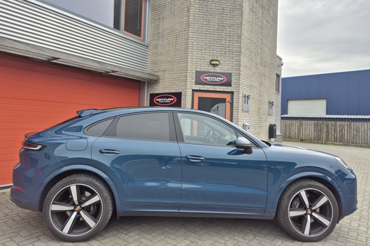 Rijervaring Chiptuning Porsche Cayenne E-Hybrid 470 PK Coupe Zijkant