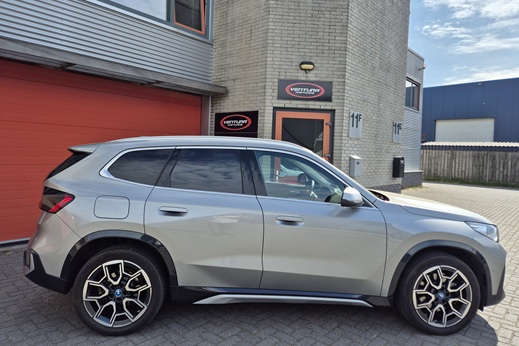 Rijervaring Chiptuning BMW X1 xDrive25e 245 PK U11 Zijkant